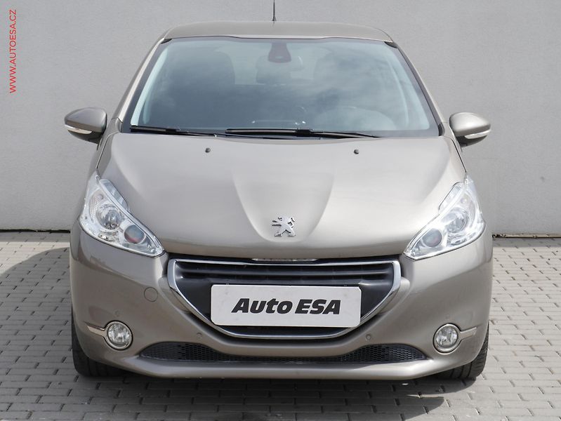 Peugeot 208 (2014) 1.6i, ČR, autoAC, temp - fotka 2 z 15