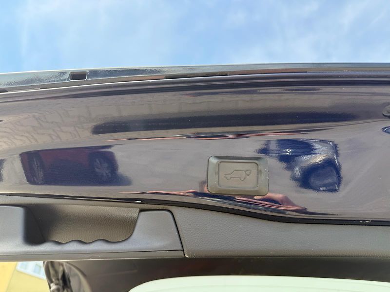 Toyota RAV4 2.5 HSD e-CVT AWD Selection - fotka 25 z 28