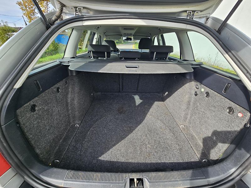 Škoda Octavia (2008) 2 1.9TDI TAŽNÉ  - fotka 17 z 19