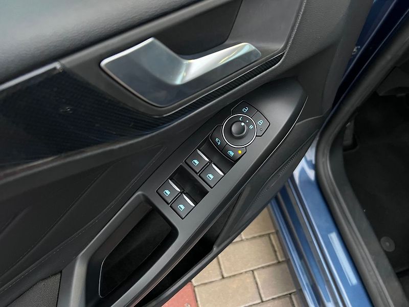 Ford Focus (2021) 1.5 TDCI ST-LINE - fotka 14 z 46