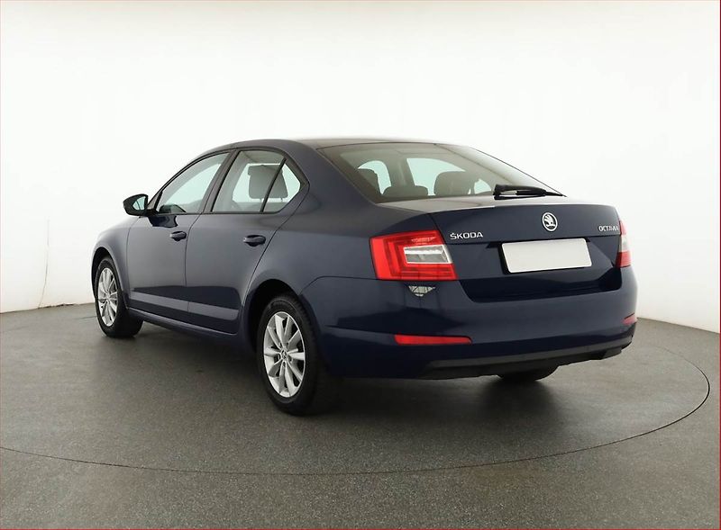 Škoda Octavia (2013) Ambition 1.2 TSI, Serv.kniha - fotka 4 z 17