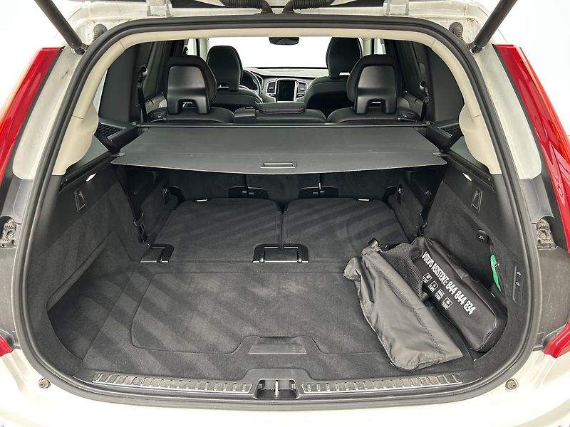 Volvo XC90 2.0 B5 4x4 Plus - fotka 28 z 32