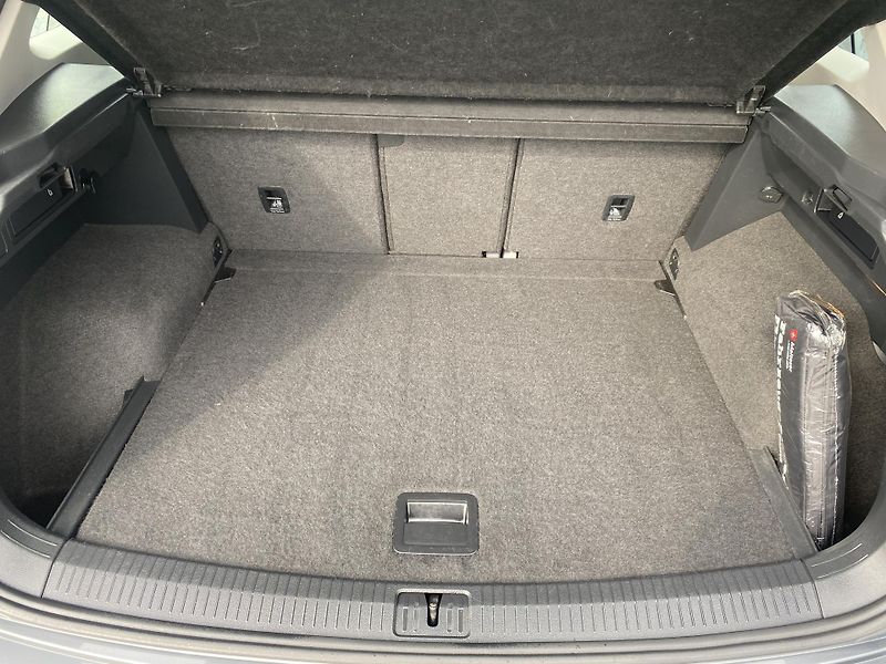 Volkswagen Tiguan 1.4 TSI 92kW - 1xMAJ.-ALU-PDC - fotka 32 z 41