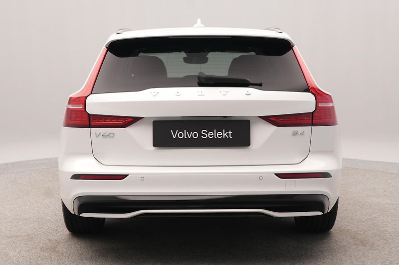 Volvo V60 B4 DARK PLUS AUT CZ 1.maj - fotka 9 z 44
