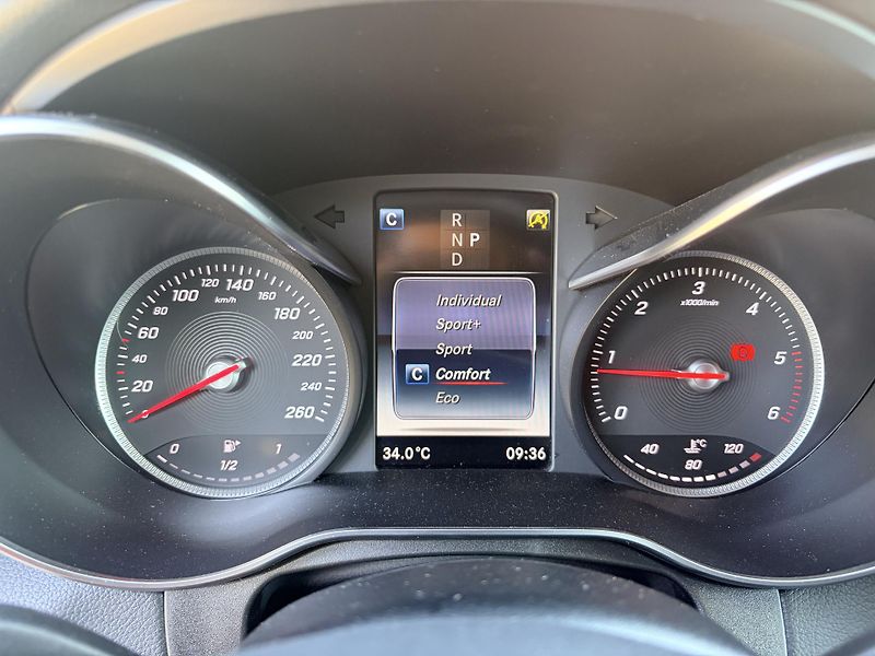 Mercedes-Benz GLC 220D 4MATIC - fotka 36 z 49