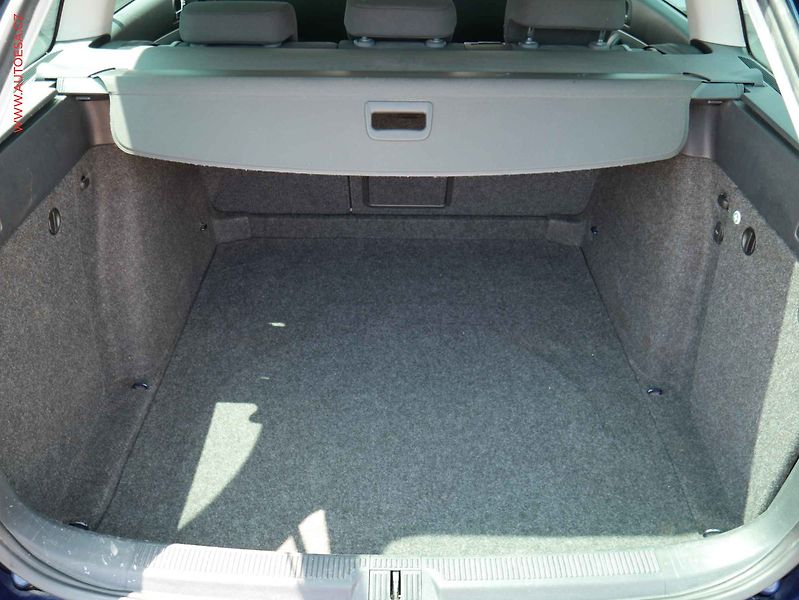 Škoda Octavia (2012) 1.6 TDi, 2.maj,ČR, Ambition - fotka 7 z 14