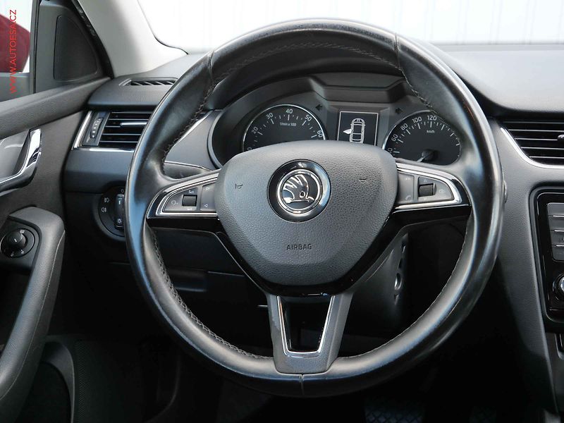 Škoda Octavia (2016) 1.4 TSi, ČR, Style, DSG - fotka 11 z 22
