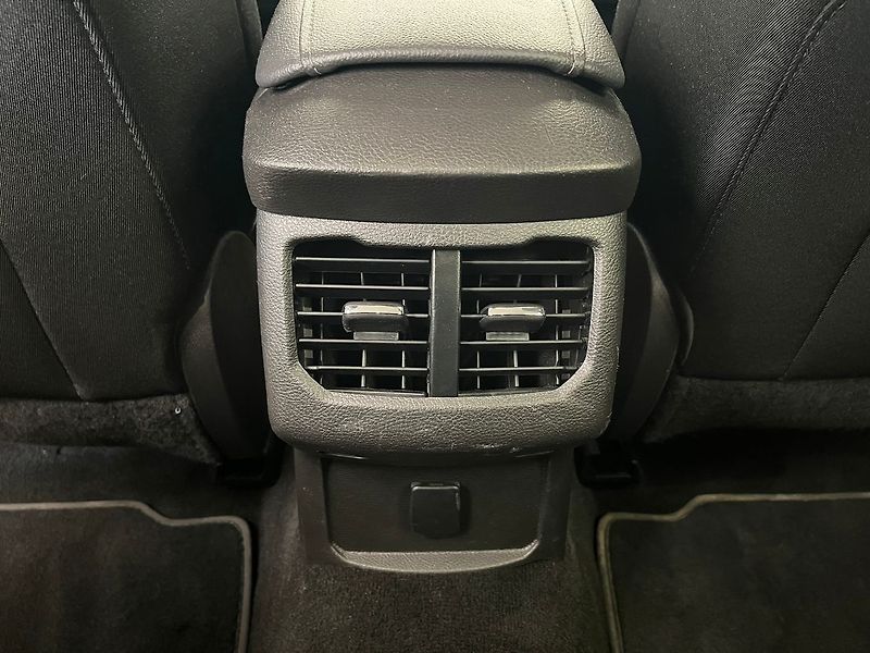 Ford Mondeo 110 kW, MANUÁL, TAŽNÉ - fotka 35 z 69