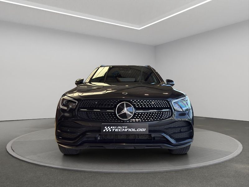 Mercedes-Benz GLC (2019) 300 4MATIC - fotka 2 z 22