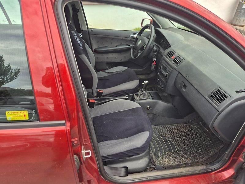Škoda Fabia (2003) 1.2 i Tažné zařízení - fotka 10 z 19