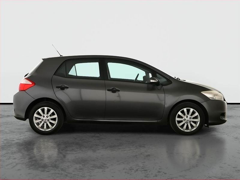 Toyota Auris (2011) 1.6 Valvematic, ČR,1.maj - fotka 6 z 15