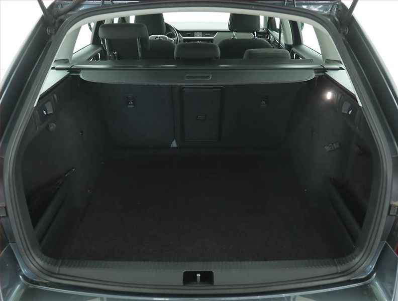 Škoda Octavia (2018) Style 1.6 TDI, Serv.kniha - fotka 13 z 15