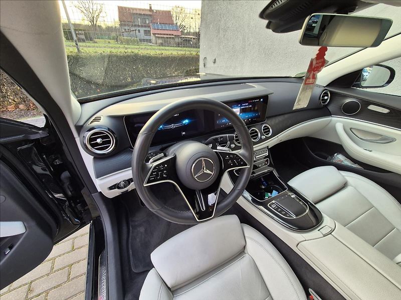 Mercedes-Benz Třídy E 3,0 400d All-Terrain 4MATIC - fotka 12 z 35