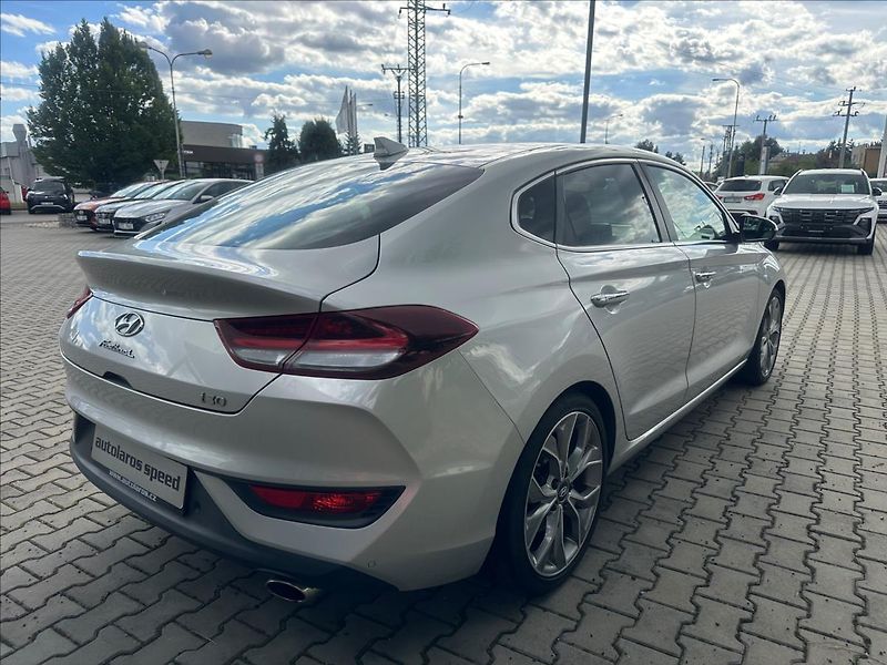 Hyundai i30 1,4 17 FB 1,4 T-GDI DCT STYLE - fotka 5 z 27