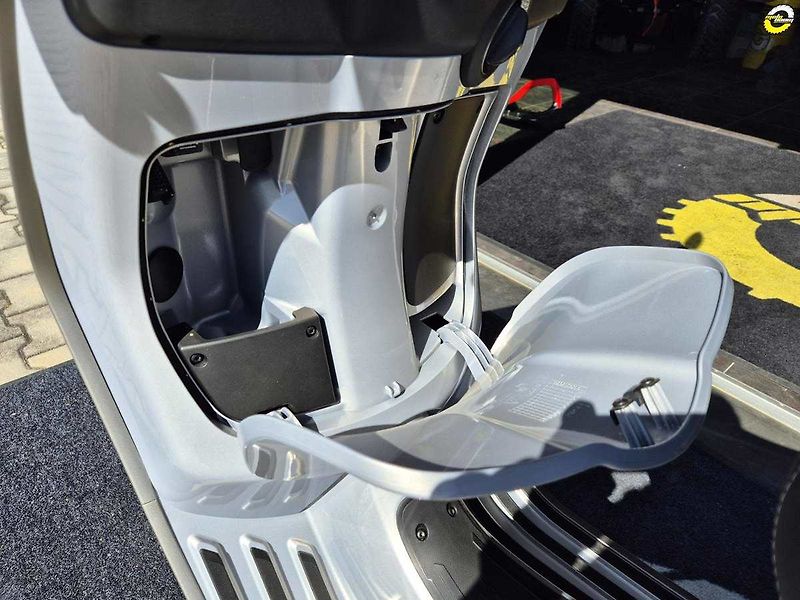 Vespa Elettrica (2026) Primavera Elettric TECH 70 - fotka 15 z 23
