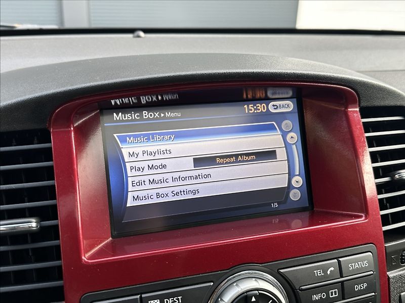 Nissan Pathfinder 3,0 DCI 231PS  LE Executive 4x - fotka 35 z 55