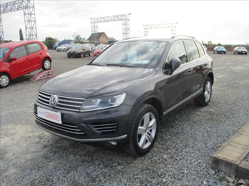 Volkswagen Touareg 3,0 TDI, DSG,servis,el.tažné - fotka 3 z 30