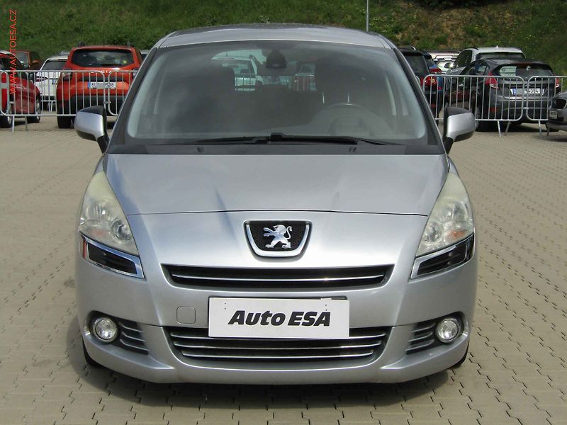 Peugeot 5008 (2011) 1.6 HDi, ČR, AAC - fotka 2 z 15