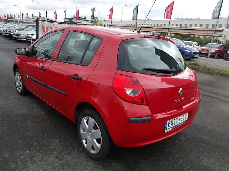 Renault Clio 1,2i ČR NAJ.62000 km !!! - fotka 8 z 31