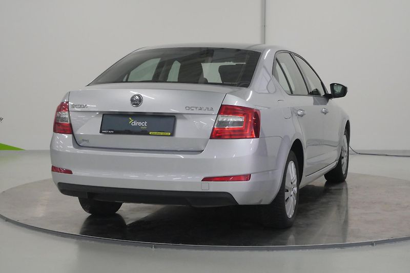 Škoda Octavia - fotka 2 z 24