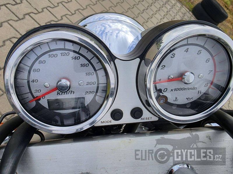Kawasaki VN 1500 Mean Streak (2003) - fotka 13 z 14