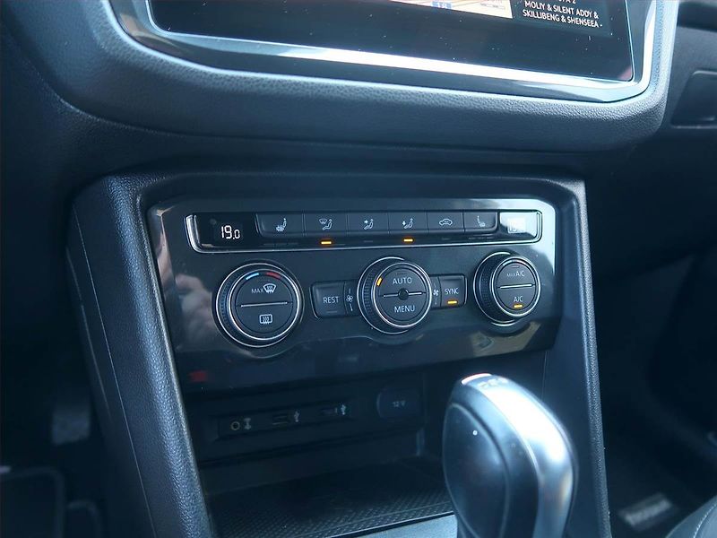 Volkswagen Tiguan (2017) Highline 2.0 BiTDI, 4X4 - fotka 16 z 16