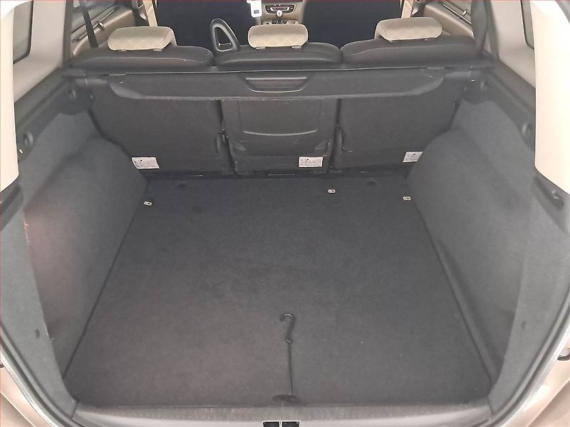 Renault Grand Scénic (2009) 1.6 16V, Park. senzory - fotka 13 z 17