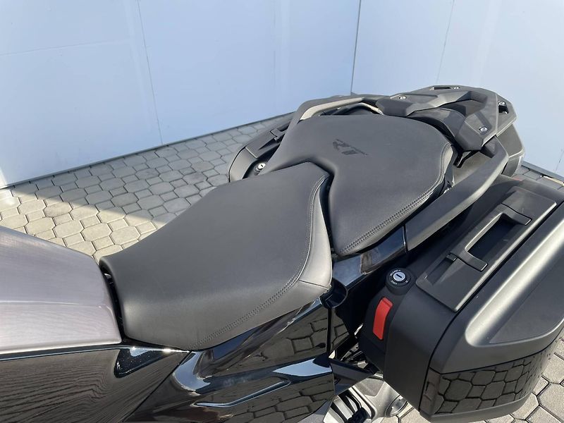BMW (2026) R 1300 RT - fotka 10 z 16