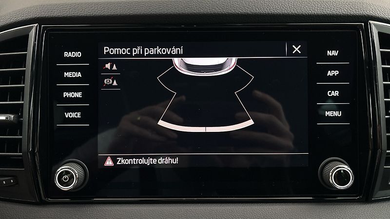 Škoda Karoq 1.5 TSI DSG Sportline - fotka 12 z 26