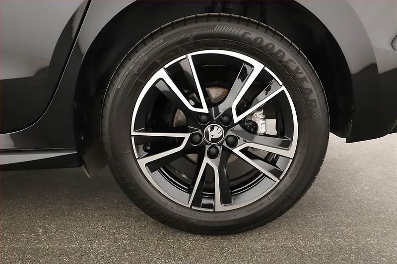 Škoda Fabia (2025) 1.0 TSI, MONTE CARLO, KEYLESS - fotka 15 z 15