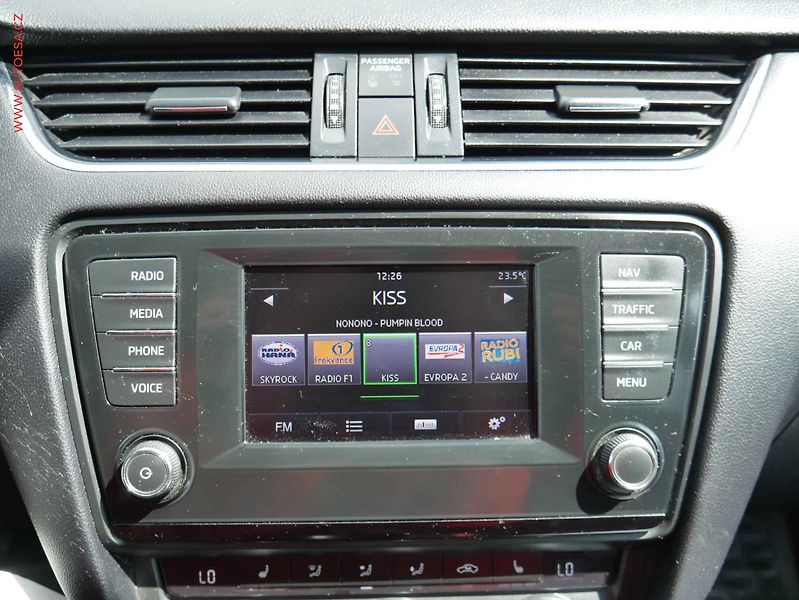 Škoda Octavia (2014) 1.6TDi, AC, tempo, park.asist - fotka 16 z 19