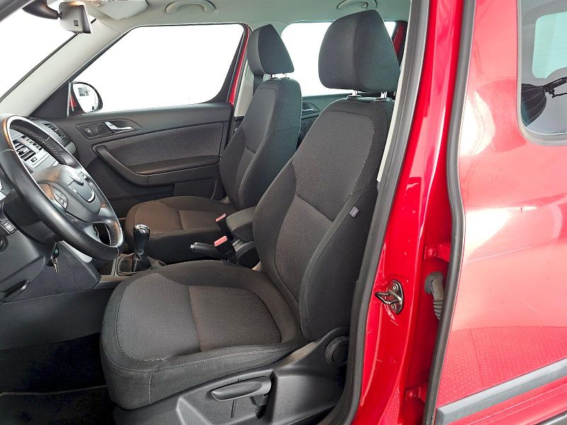 Škoda Yeti (2009) 1.2TSI 77kW  Ambition, panoram - fotka 6 z 21