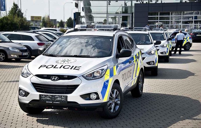 V 70. letech začaly být policejní vozy žluté