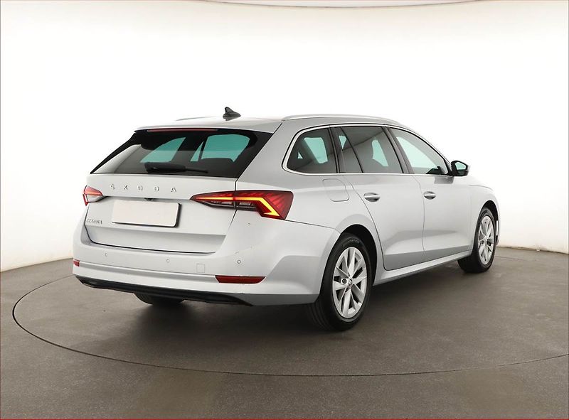 Škoda Octavia (2022) 2.0 TDI, Automat, Kůže, Navi - fotka 5 z 21