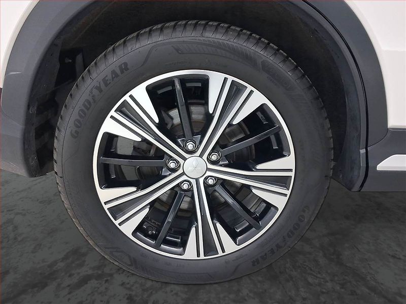 Mitsubishi Eclipse Cross (2018) Intense 1.5 T-MIVEC - fotka 14 z 17