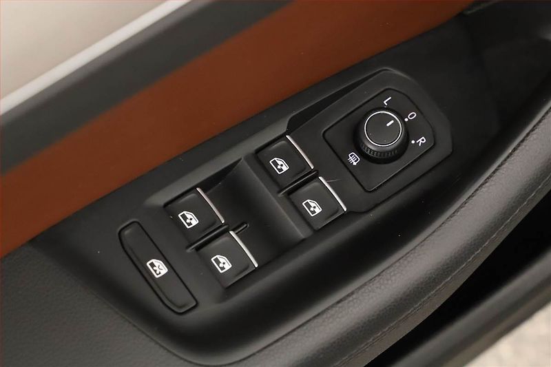 Volkswagen Passat (2015) Highline 2.0 TDI, Tempomat - fotka 16 z 20