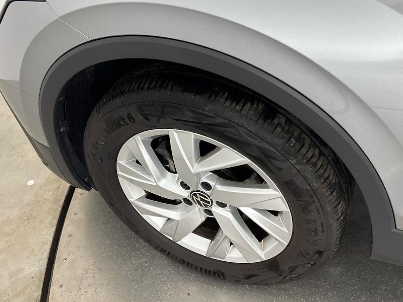 Volkswagen Tiguan Life DSG - fotka 27 z 30