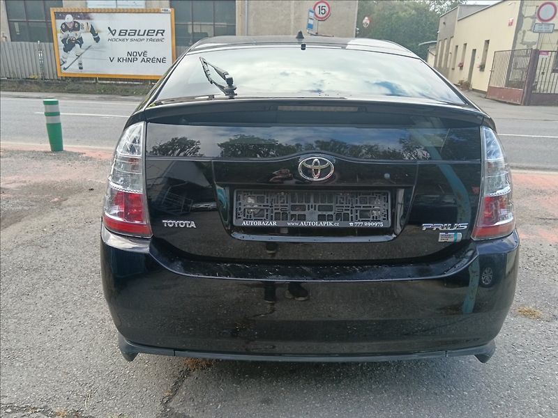 Toyota Prius 1,5 - fotka 10 z 21