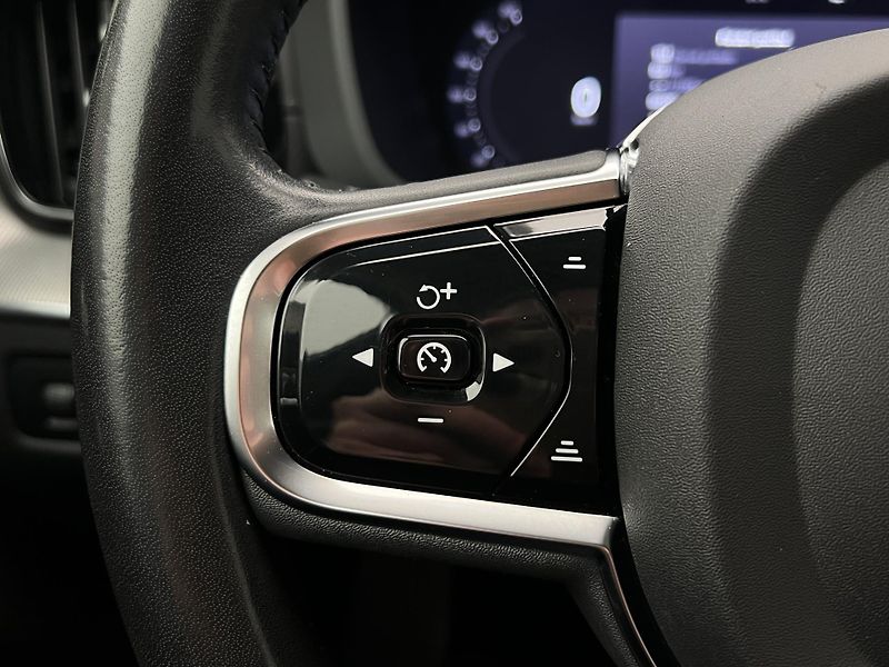 Volvo XC60 B4 INSCRIPTION AUT  - fotka 24 z 40
