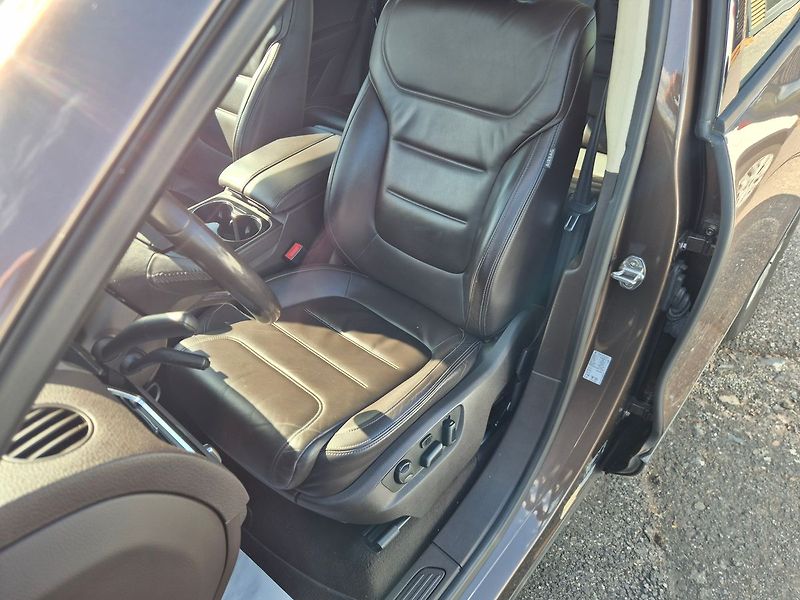 Volkswagen Touareg 3.0TDi 150kW 4x4 tažné - fotka 11 z 32