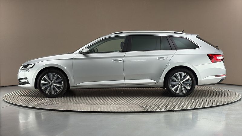 Škoda Superb 2.0 TDI DSG Style Combi - fotka 4 z 28