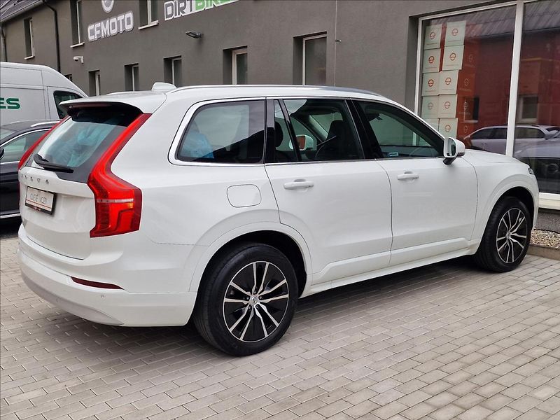 Volvo XC90 B5 AWD MomentumPro, 7-míst,ČR - fotka 11 z 50