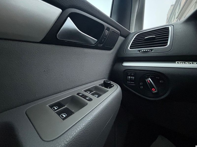 Seat Alhambra 2.0TDi-103kW/STYLE/7MÍST/MAN6/ - fotka 32 z 48