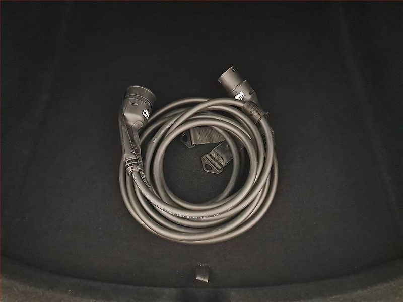 Tesla Model 3 (2023) Standard Range 60kWh, SoH 95% - fotka 19 z 31