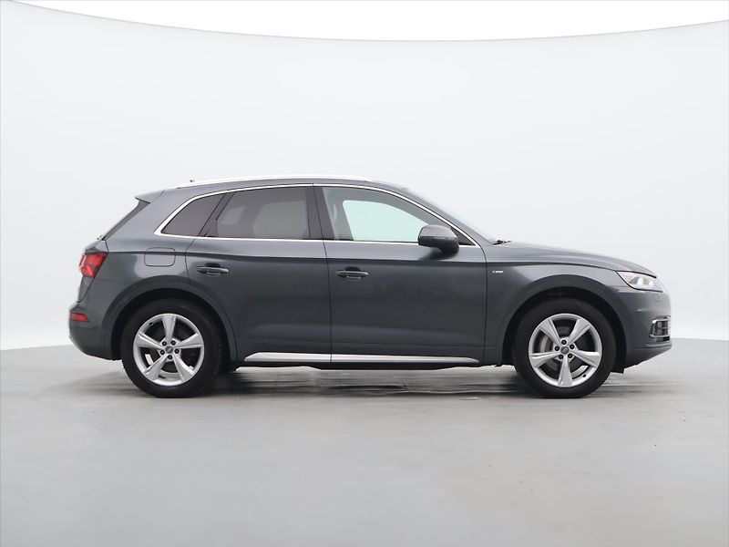 Audi Q5 2,0 TDI 140kW 4X4 Tažné CZ LED - fotka 8 z 31