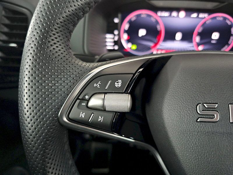 Škoda Karoq (2025) 2.0TSi 140kW 4X4 SPORTLINE TAŽ - fotka 10 z 35