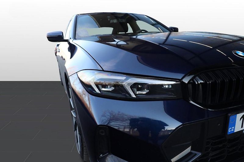 BMW Řada 3 330d xDrive Sedan - fotka 20 z 27