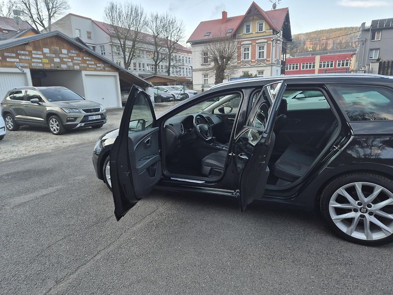 Seat Leon ST FR 2,0TDi 110kw DSG 18ALU - fotka 13 z 43