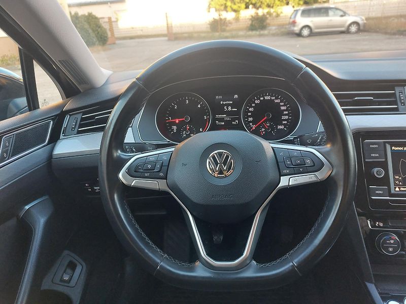 Volkswagen Passat 2,0 TDi 110kw Business ČR - fotka 13 z 19