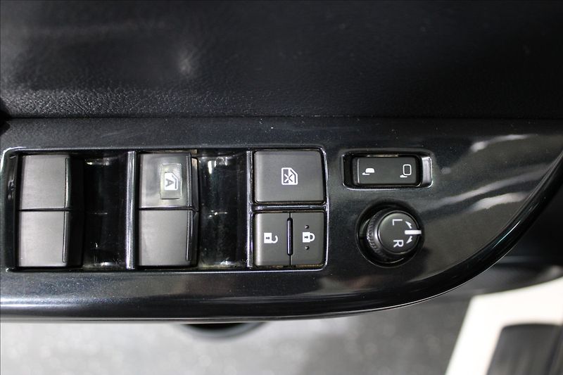 Toyota Hilux 2,4 D-4D 150 4x4 1.majitel, CZ - fotka 14 z 33